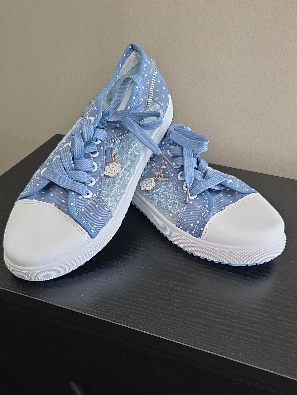 NWOT Womens Fancy Sneakers